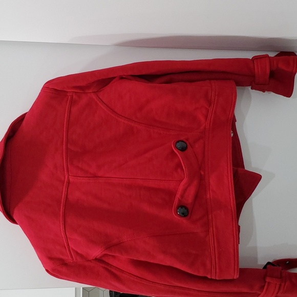 Red crop fall jacket. Size small .thick material. J1 - Picture 4 of 8